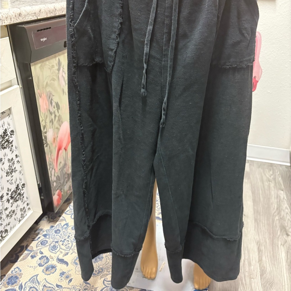 Easel Faded Black French Terry Cropped Pants L Taw Edge Details